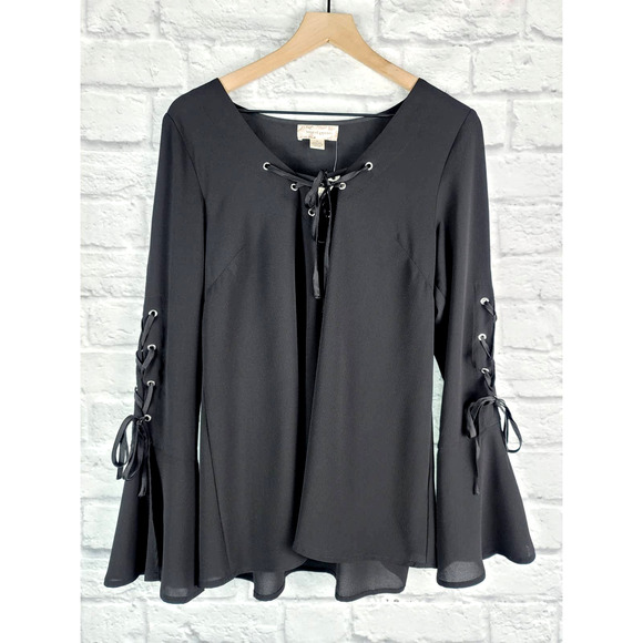 NWT BAND OF GYPSIES BLACK LACE UP BELL SLEEVE BOHO TOP - LARGE - Picture 2 of 10